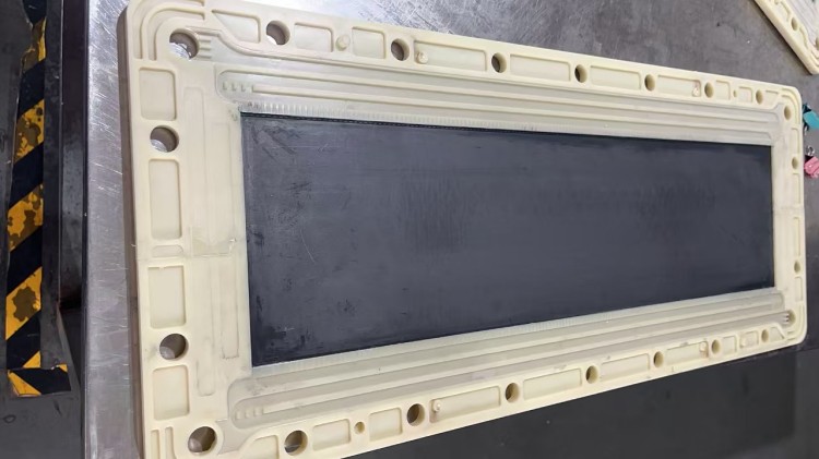 bipolar plate flow frame